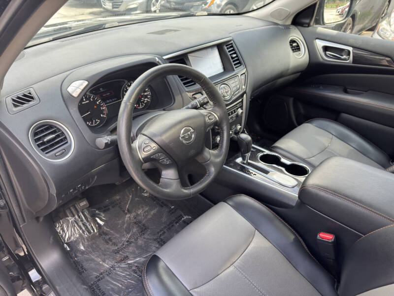 2020 Nissan Pathfinder SL