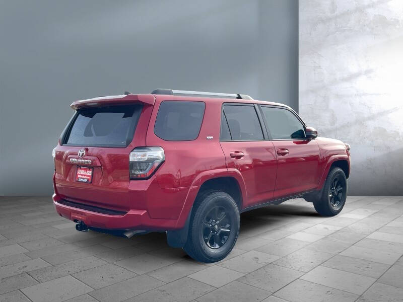 2024 Toyota 4Runner SR5