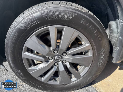 2025 Nissan Pathfinder SV