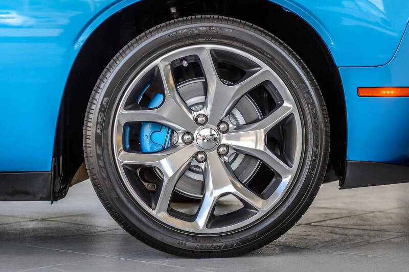 2015 Dodge Challenger SXT Plus