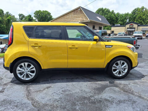 2016 Kia Soul for sale at G AND J MOTORS in Elkin NC