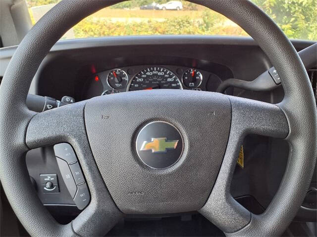 2025 Chevrolet Express 2500