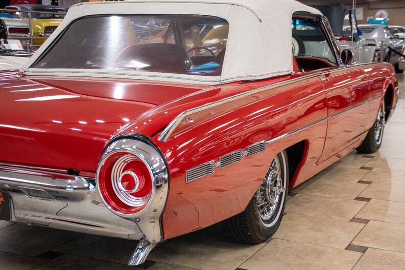 1962 Ford Thunderbird