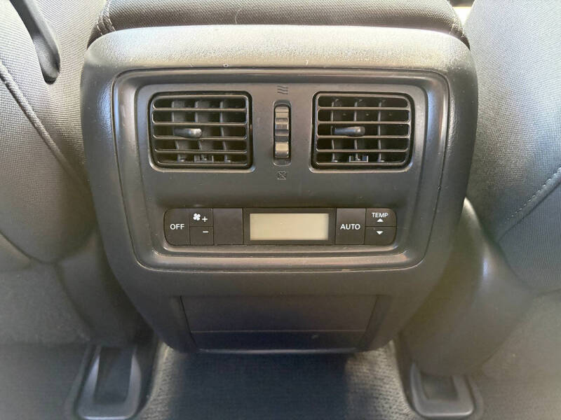 2017 Nissan Pathfinder SV