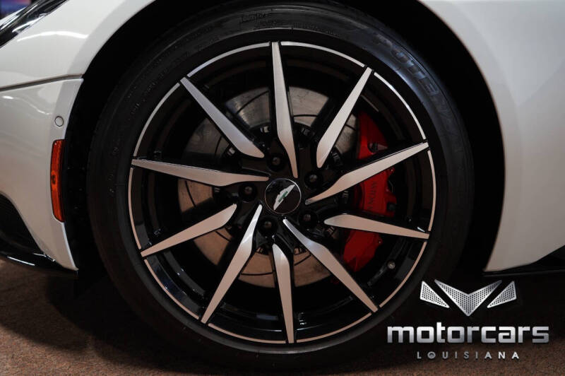 2018 Aston Martin DB11 V8