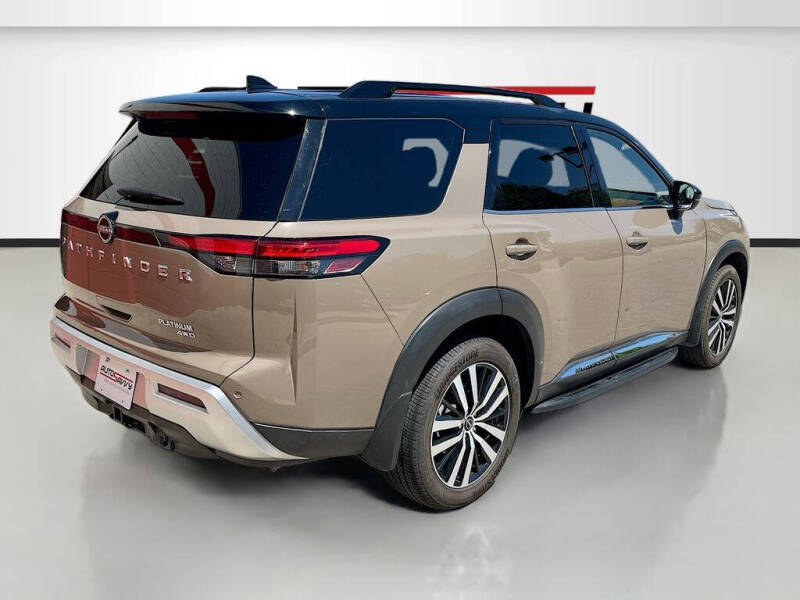 2023 Nissan Pathfinder Platinum