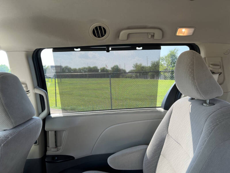 2020 Toyota Sienna LE 7-Passenger