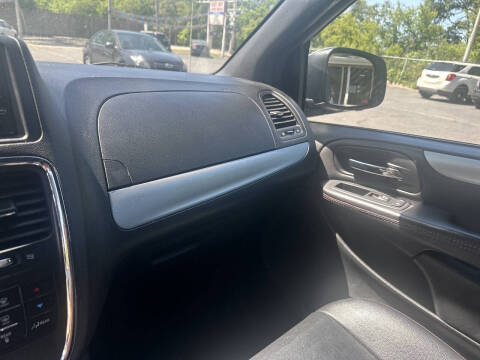 2016 Dodge Grand Caravan R/T