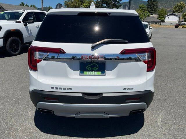 2023 GMC Acadia SLT
