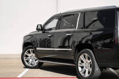 2016 Cadillac Escalade ESV Luxury Collection