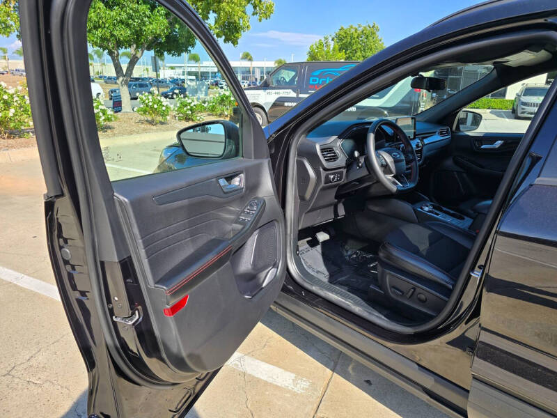 2025 Ford Escape ST-Line