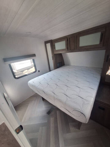 2022 Forest River Salem 32BHDS