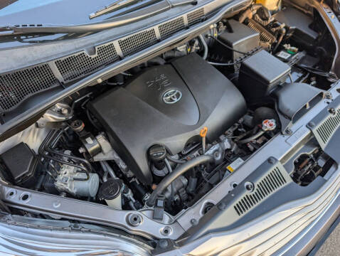 2017 Toyota Sienna XLE 8-Passenger