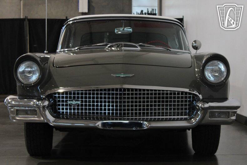 1957 Ford Thunderbird