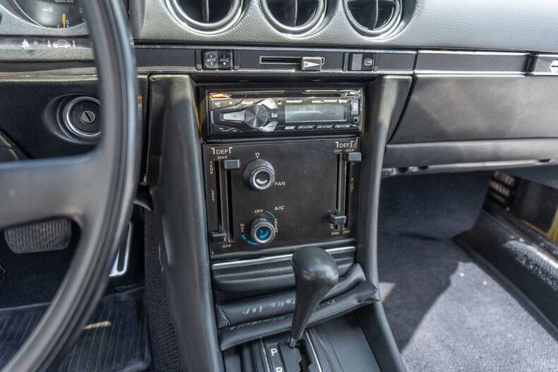 1977 Mercedes-Benz 450-Class