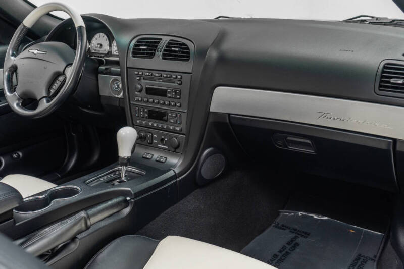 2003 Ford Thunderbird