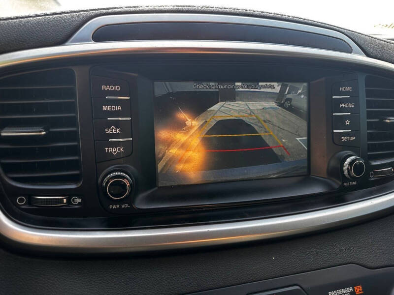 2019 Kia Sorento S V6