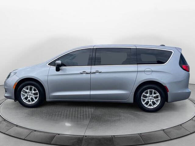 2021 Chrysler Voyager LX