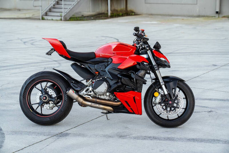 2023 Ducati Streetfighter V2