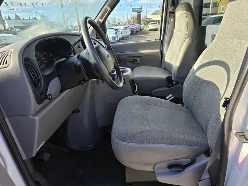 2002 Ford E-Series E-250