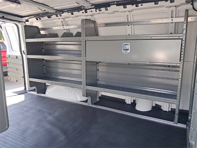 2025 Chevrolet Express 2500