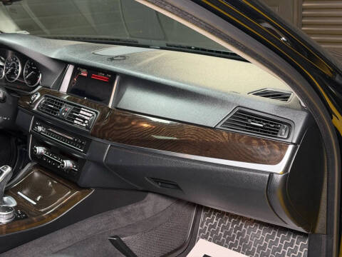 2016 BMW 5 Series 528i