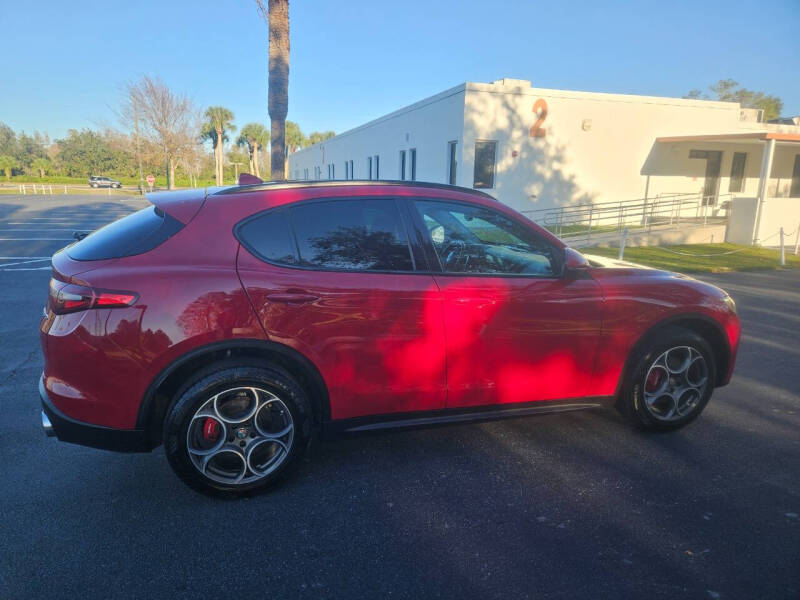 2018 Alfa Romeo Stelvio Sport photo 17