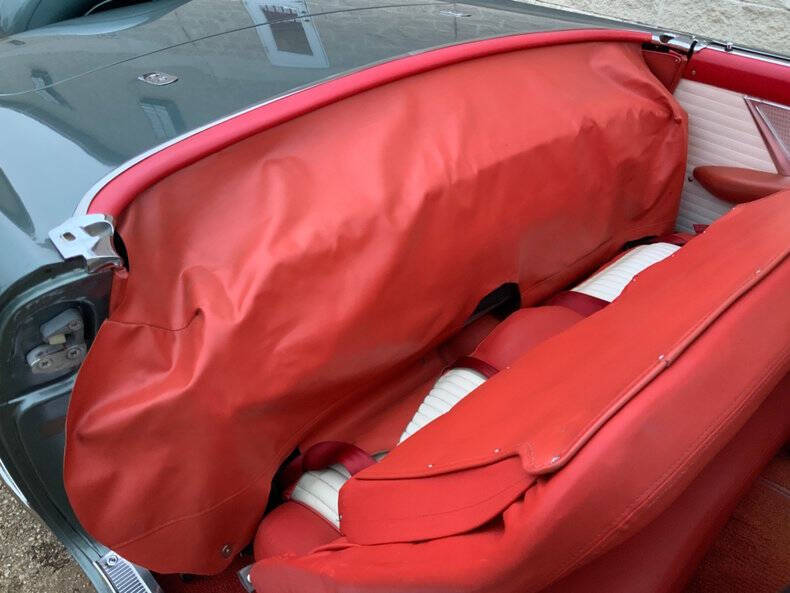 1956 Ford Thunderbird