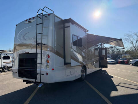 2012 Freightliner XCS Chassis