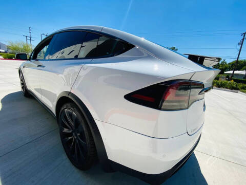 2023 Tesla Model X Standard Range