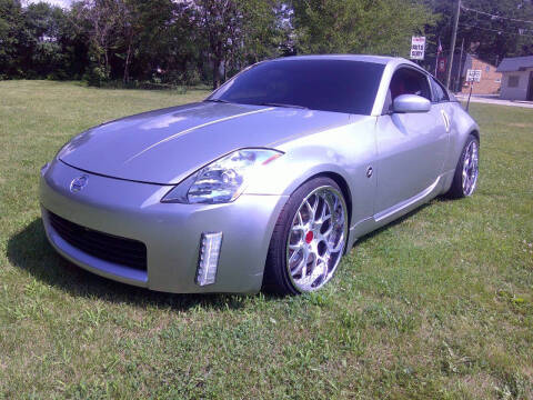 2004 Nissan 350Z for sale at Triangle Auto Sales in Elgin IL