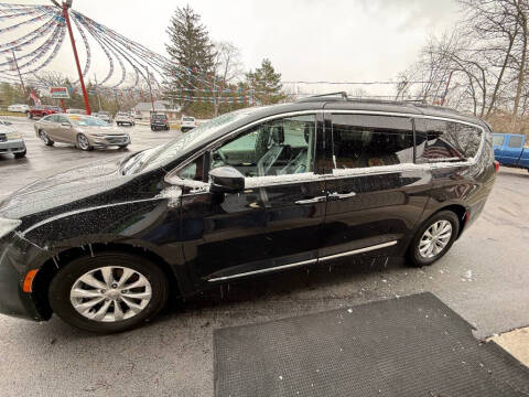 2017 Chrysler Pacifica Touring-L