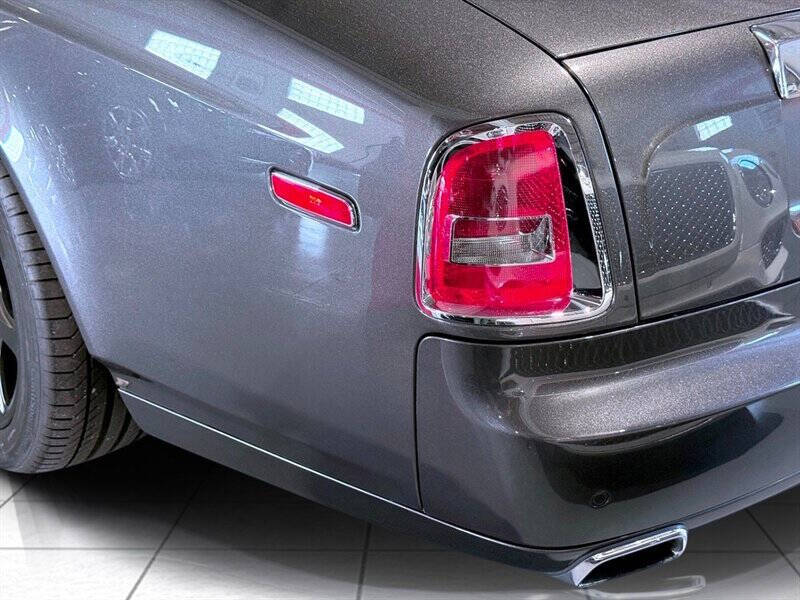 2012 Rolls-Royce Phantom Drophead Coupe 11