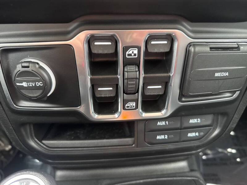 2022 Jeep Gladiator Sport