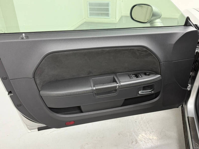 2008 Dodge Challenger SRT8