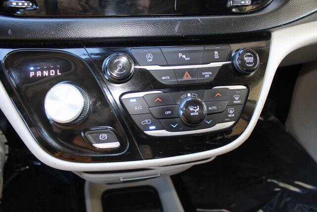 2020 Chrysler Pacifica Touring L