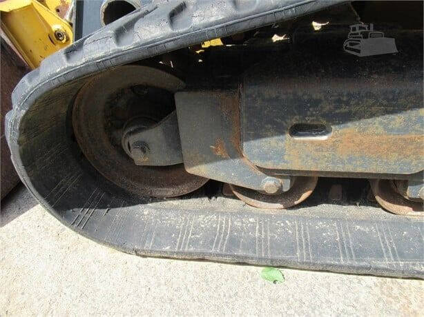 2011 John Deere 329D