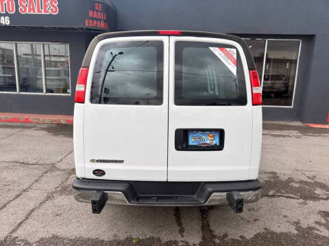 2022 Chevrolet Express 2500