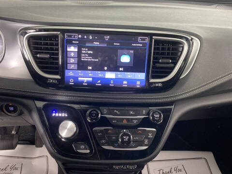 2024 Chrysler Pacifica Touring