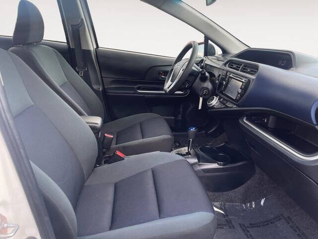 2016 Toyota Prius c Two