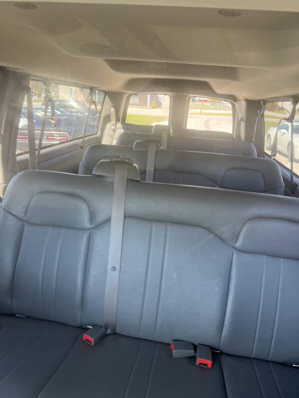 2017 GMC Savana LS 3500