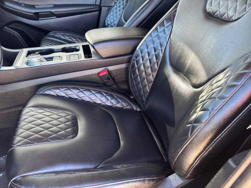 2024 Ford Edge Titanium