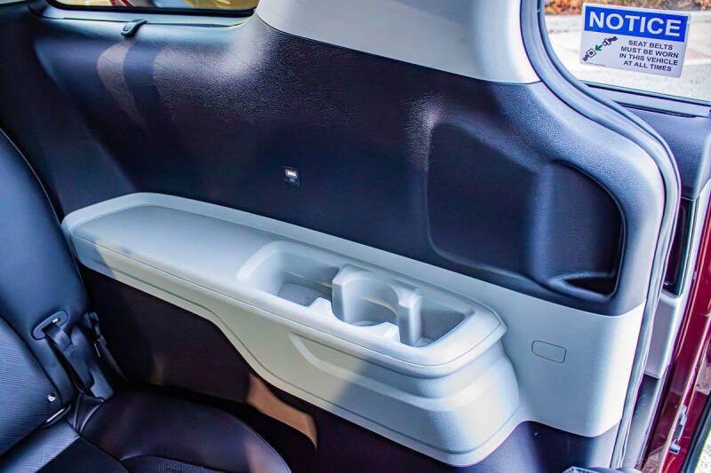 2023 Kia Carnival EX