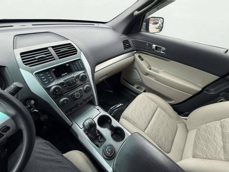 2015 Ford Explorer