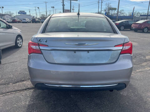 2014 Chrysler 200 LX