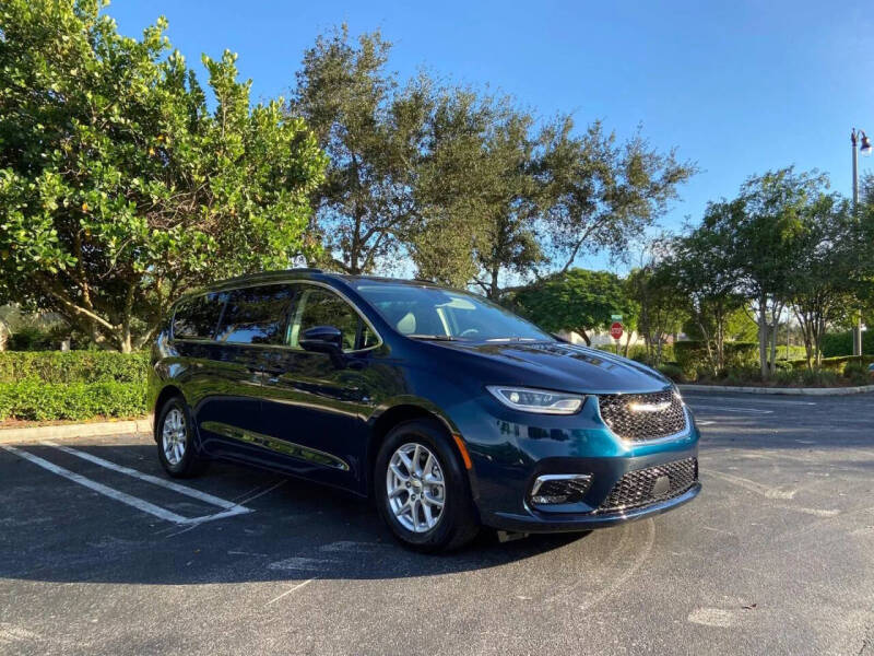 2022 Chrysler Pacifica Touring L