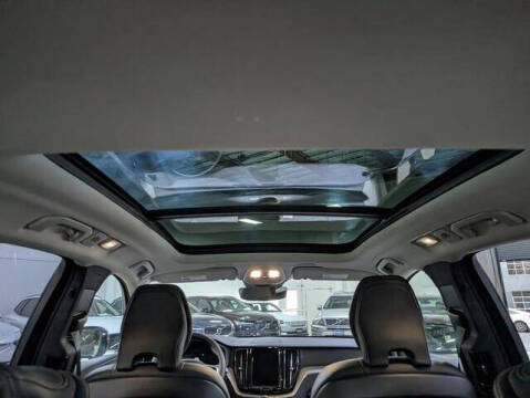 2025 Volvo XC60 B5 Plus Dark Theme