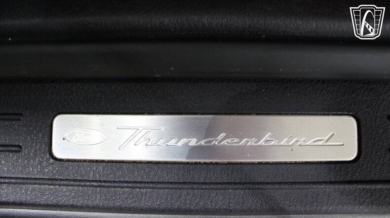 2003 Ford Thunderbird