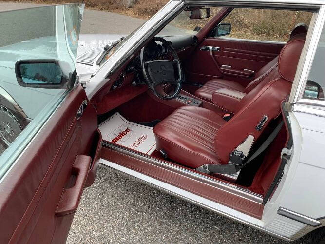 1986 Mercedes-Benz 560-Class 560 SL