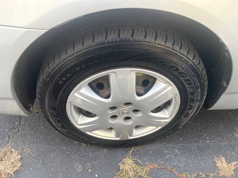 2005 Toyota Corolla LE